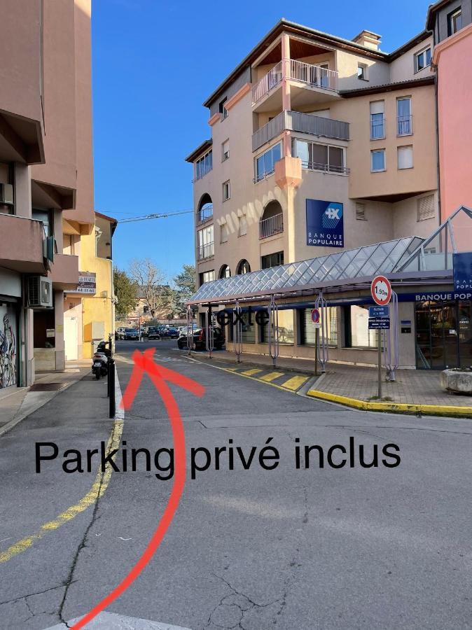 T2 Plein Centre Au 1Er Etage Avec Parking Prive Apartment Millau Exterior photo