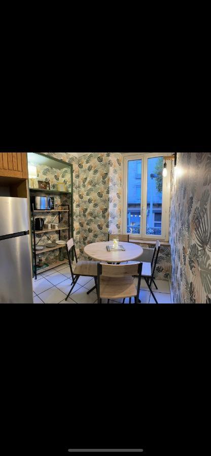 T2 Plein Centre Au 1Er Etage Avec Parking Prive Apartment Millau Exterior photo
