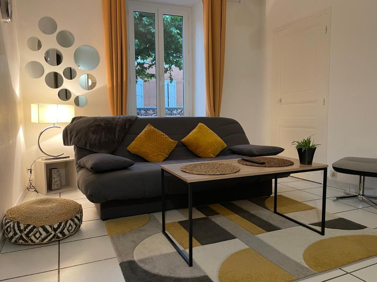 T2 Plein Centre Au 1Er Etage Avec Parking Prive Apartment Millau Exterior photo