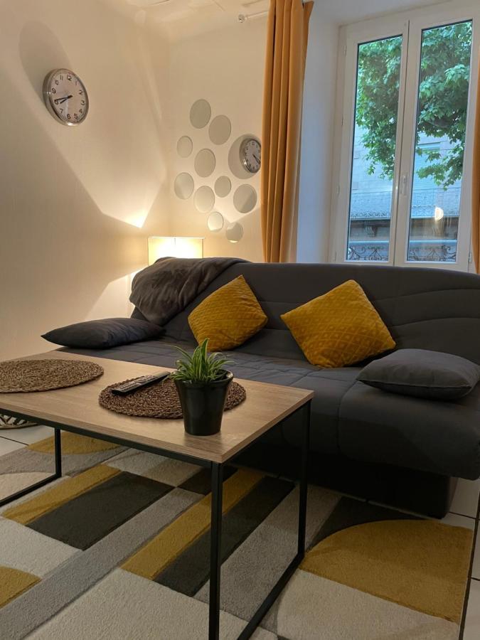 T2 Plein Centre Au 1Er Etage Avec Parking Prive Apartment Millau Exterior photo